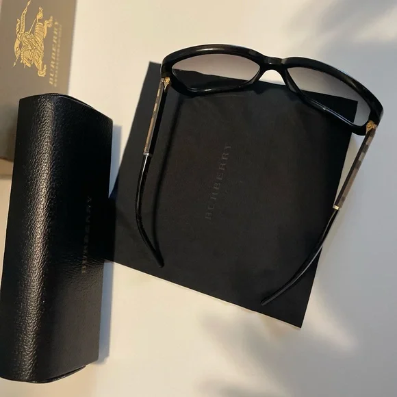 Burberry Black Sunglasses - Picture 3 of 5